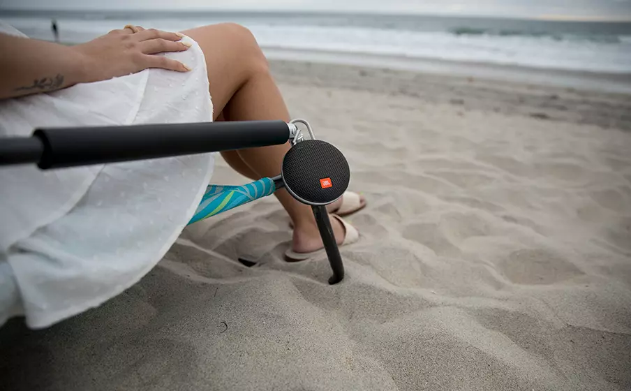 JBL CLIP 3 - Enceinte portable étanche avec Bluetooth et mousqueton intégré