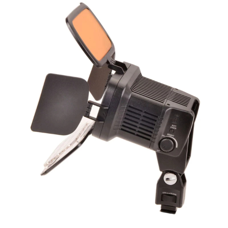 Eclairage / minette LED pour appareil photo reflex numérique. Très bonne luminosité pour prendre des vidéos.